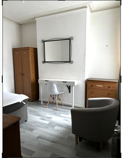 2 Large Double Roomss &pound;120 No Deposit Needed Main Photo