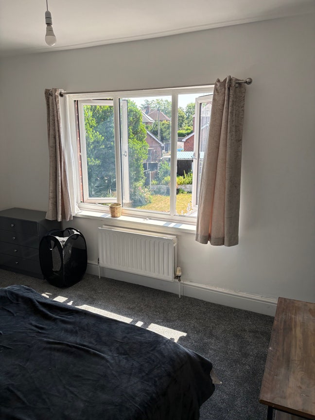 Room to rent in shared house  Main Photo