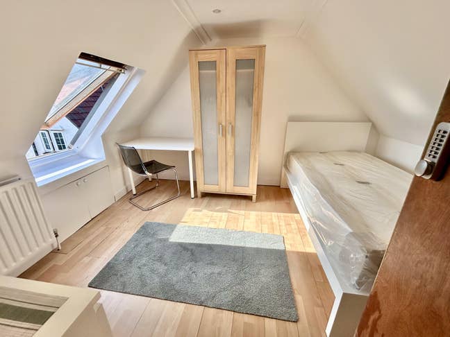 Bright Single room in Hendon NW4 Main Photo