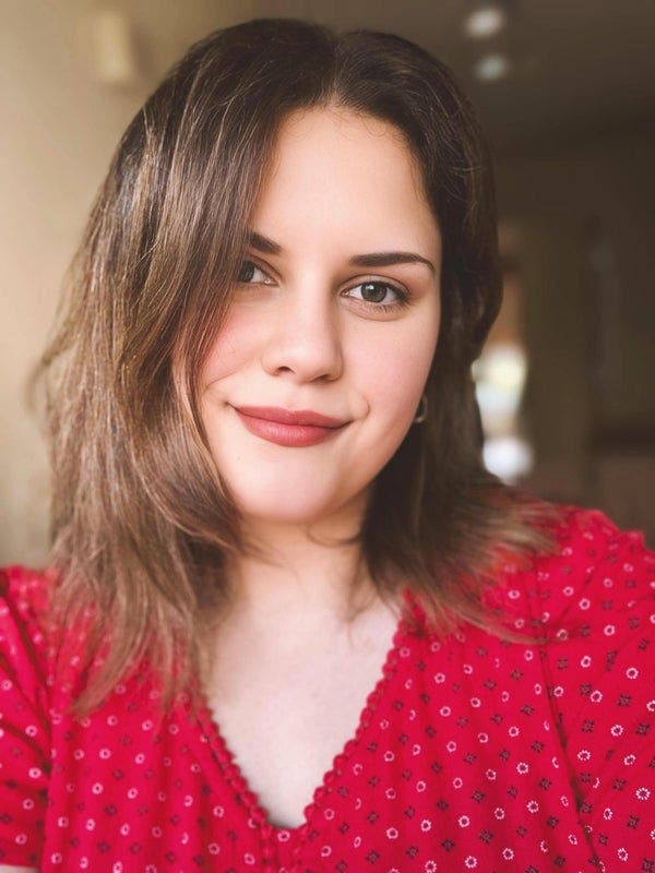 Professional Female seeks a single or double room Main Photo