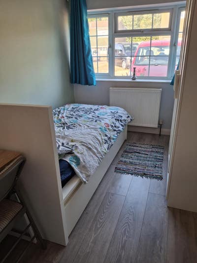 Furnished single room for rent Main Photo