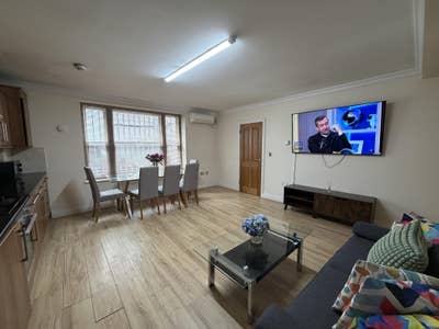 Large 3 Bedrooms Flat in South Kensington SW7  Main Photo