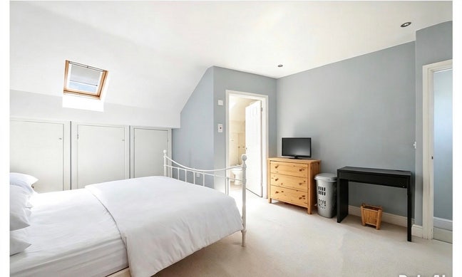 Double en suite room for rent NN1  Main Photo