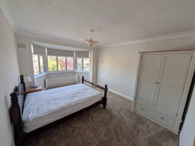 Large Double Room (Bills inc) Main Photo