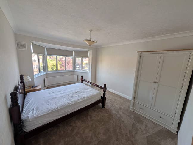 Large Double Room in a Quiet Household (Bills inc) Main Photo