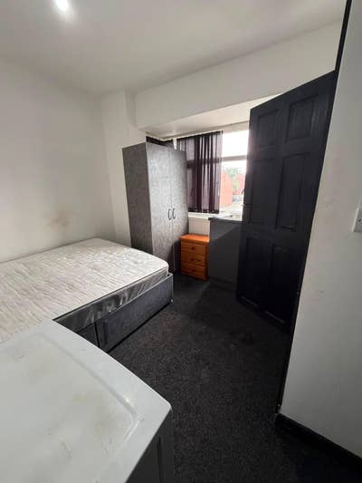 Refurbished Studio at Moston Ln | M9 4HU | Main Photo
