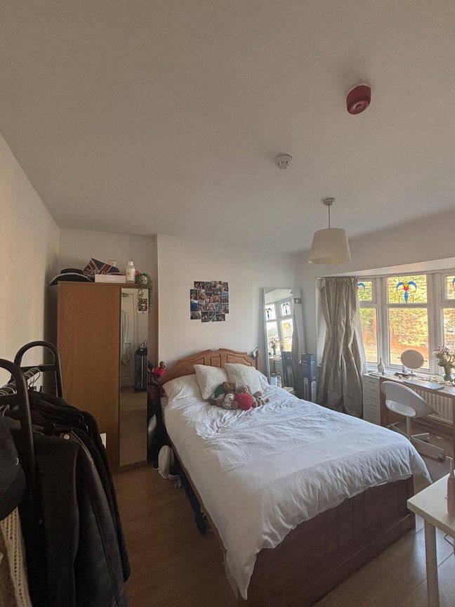 Double room available in West Didsbury Main Photo