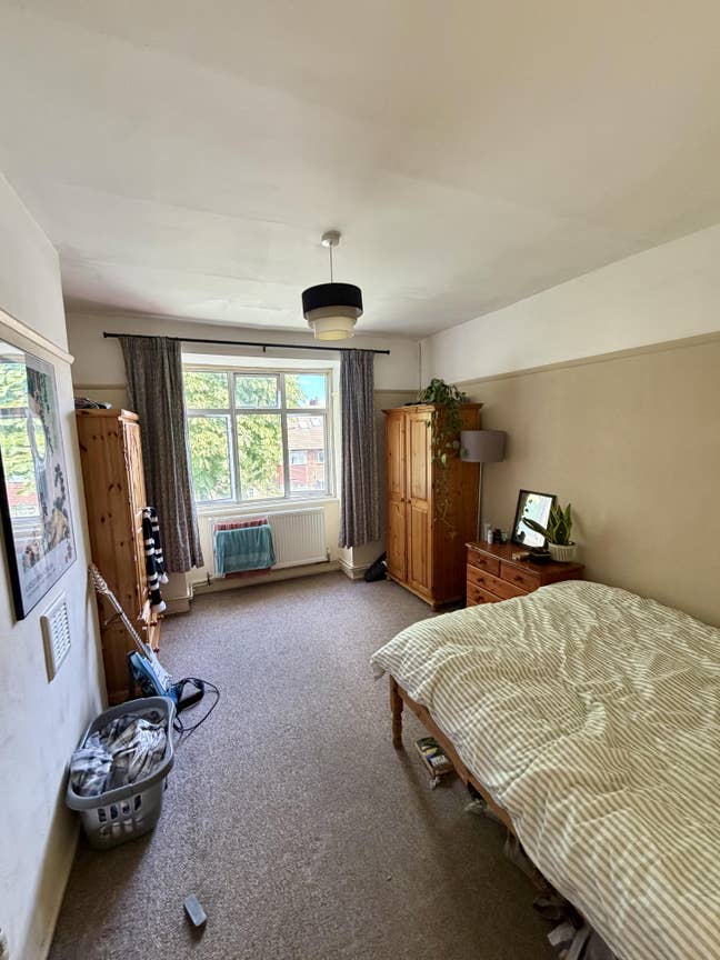 Lovely big room near Clapham North Main Photo