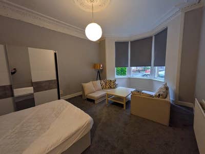 4 Bed Flat, West Princes Street, G4 Main Photo