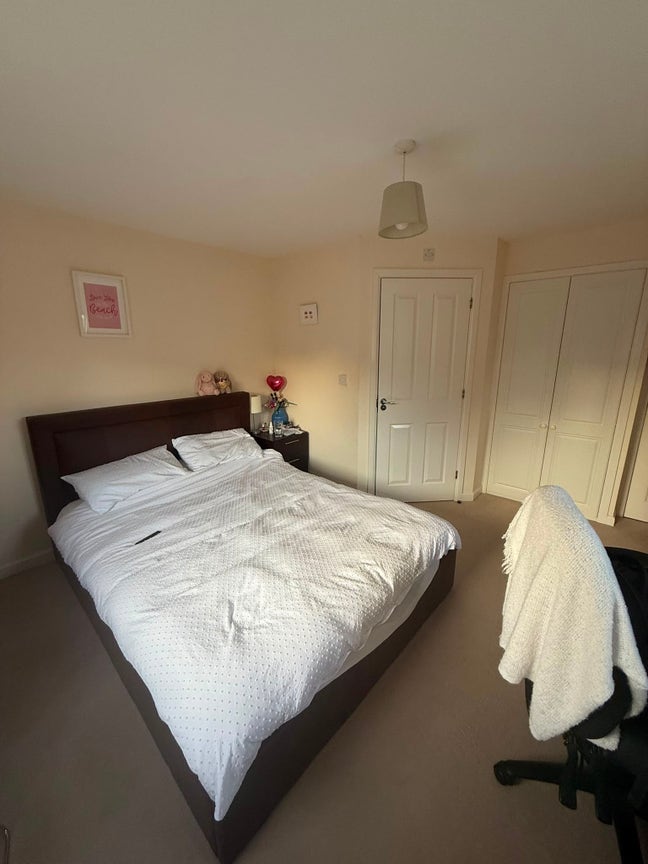 2 Double Bedrooms in St. George (1 with En-Suite) Main Photo