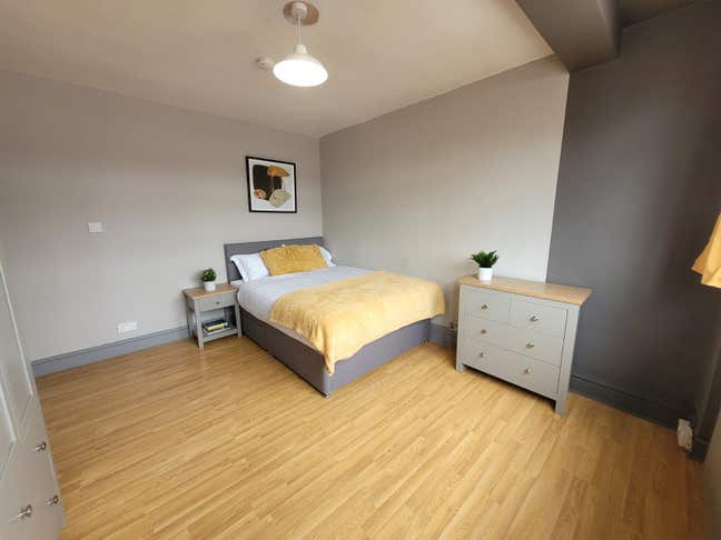 Huge bedoom + Office Room – &pound;850pcm Main Photo