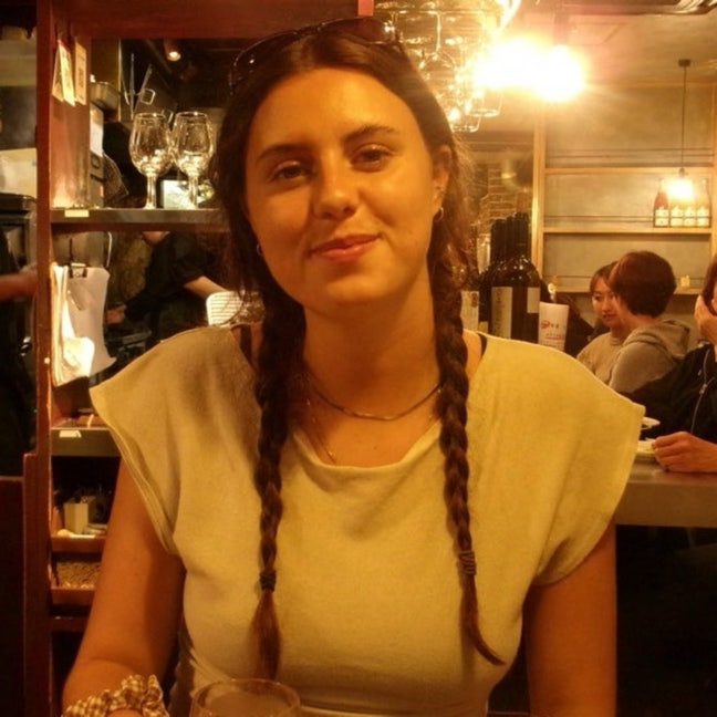 23 year old Female seeks a double room Main Photo