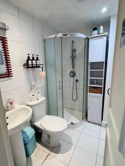 Bright Double bed Room – SE11 Main Photo
