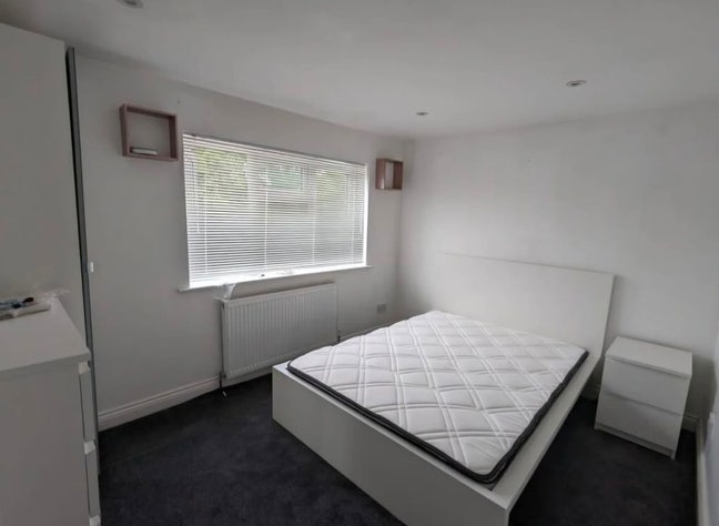 Spacious 5-Bedroom House – B32 1JX 🏡✨ Main Photo