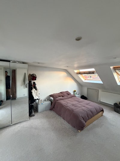 Large Double Couples En-Suite Room! Main Photo