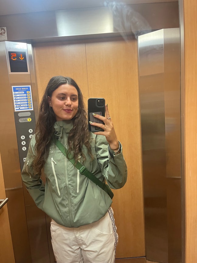 23 year old Female seeks a double room Main Photo