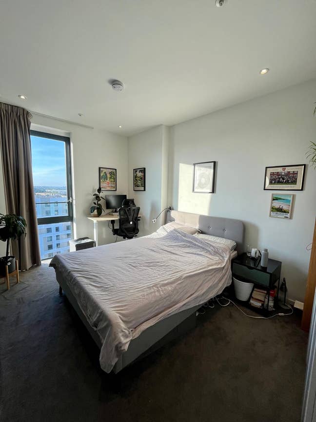 Double room (King-bed) in East Village, Stratford Main Photo