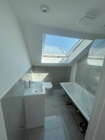 Double room in recently completed loft extension Main Photo
