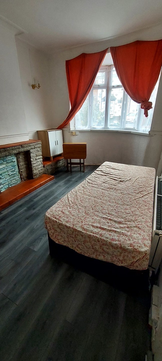 1 room for rent Main Photo