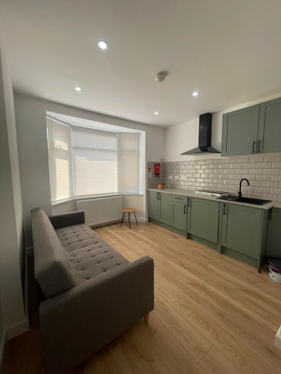 Premium Studio Living | Private Kitchen & Bathroom Main Photo