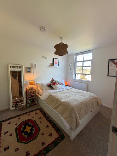 Double room in lovely bright flat in Clapton Main Photo