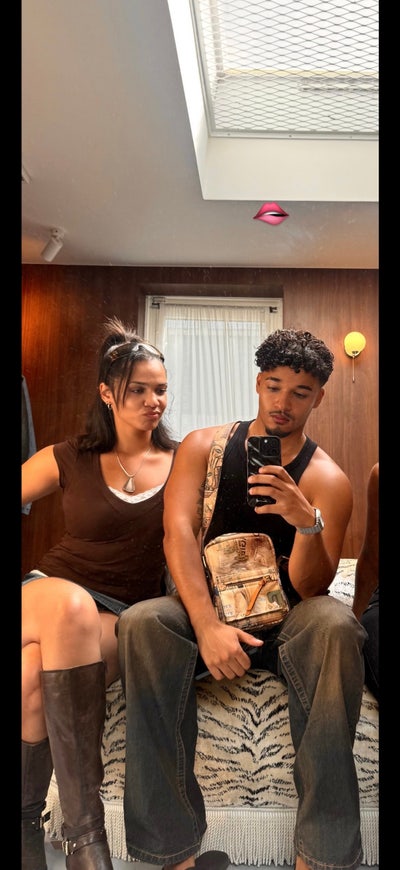 I am 26 and looking for either a double room ... Main Photo