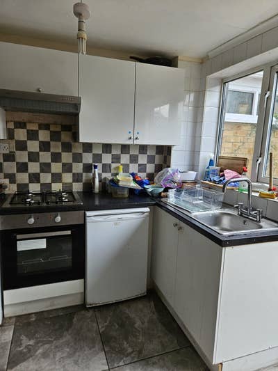 Fully Furnished Ensuite Room – Ideal for a Couple Main Photo