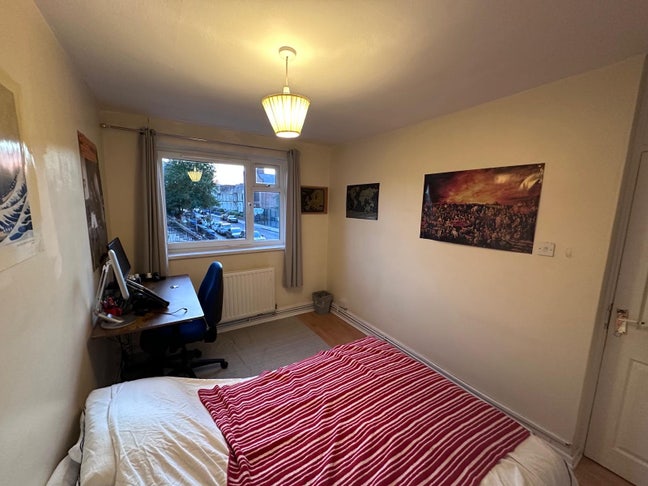 2 rooms available in a house share in Kennington  Main Photo