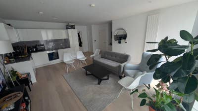 Fully Furnished, ready to walk flat for 2months Main Photo