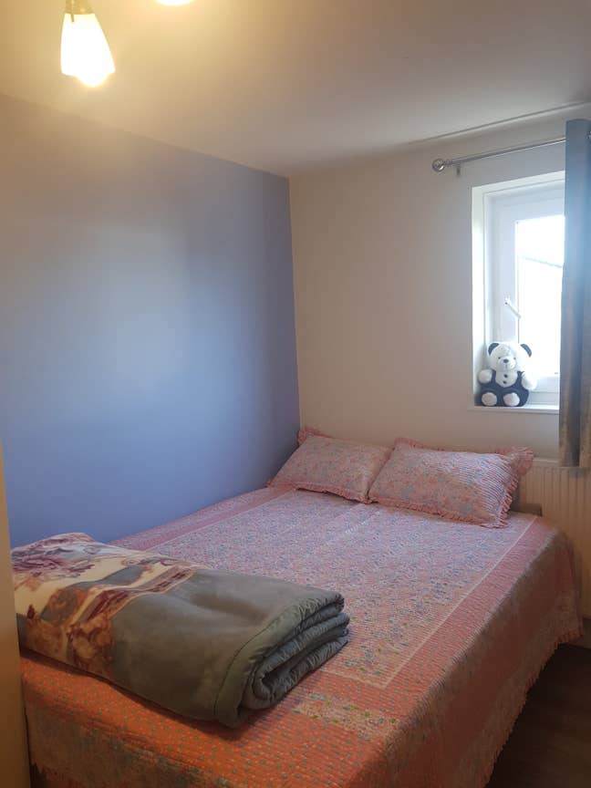 One double bedroom room is available for rent.  Main Photo
