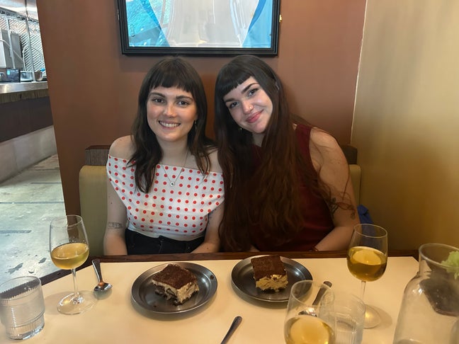 two gals looking for somewhere to live! Main Photo