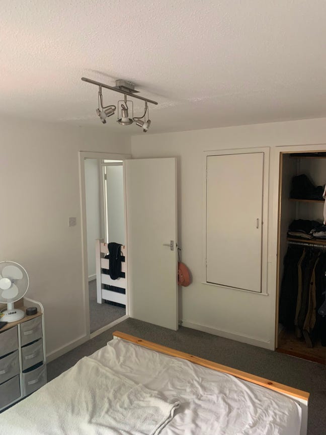 Double room in a shared house  Main Photo