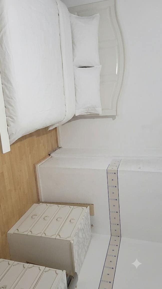 Double bed in fairwater area near cardiff mett Main Photo