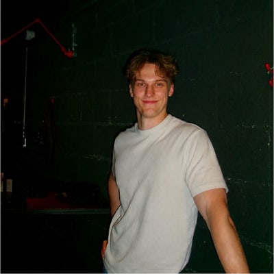 24yo UofG Postgrad looking for flat Main Photo