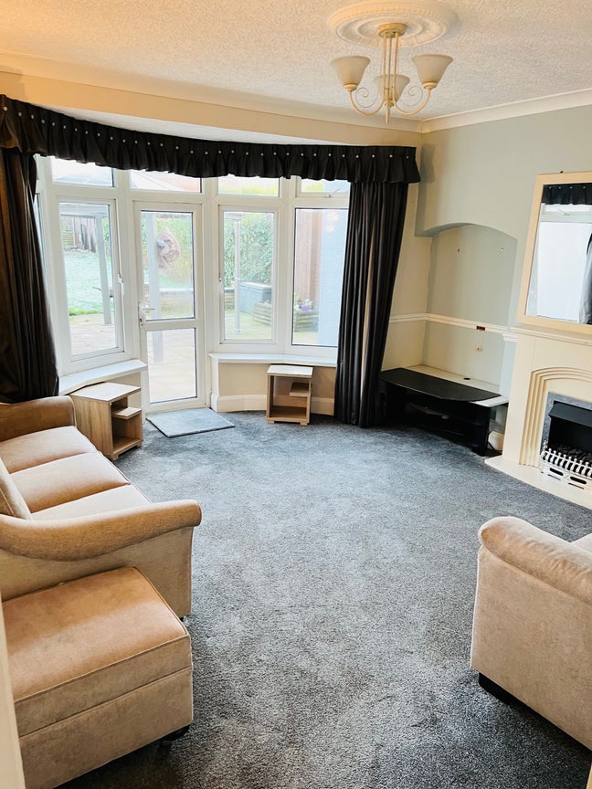 Large Double Bedroom Ensuite Main Photo