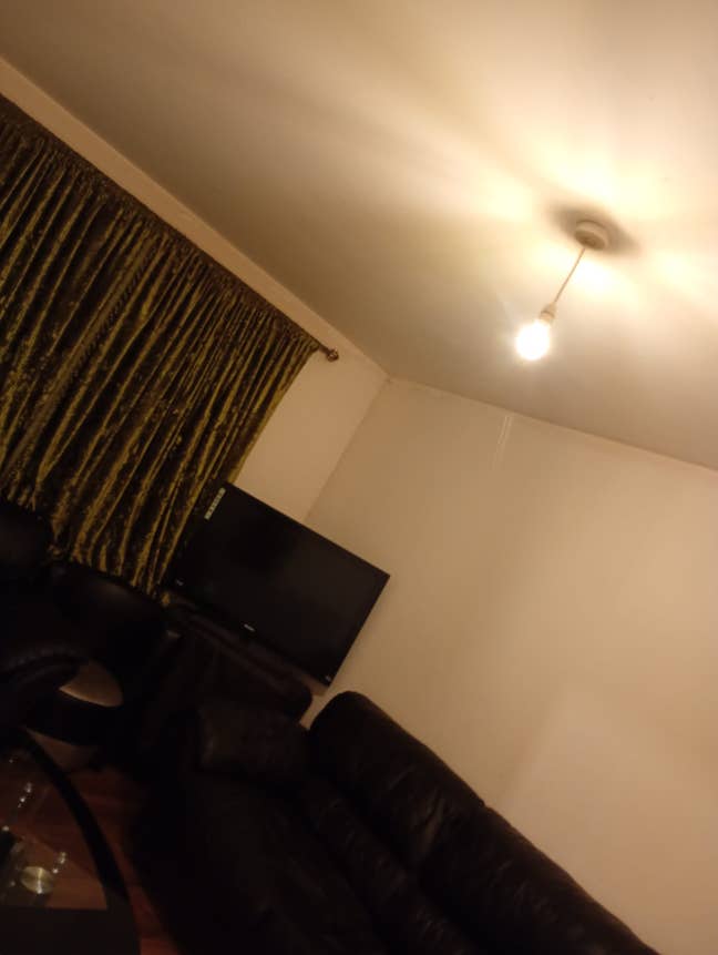 Hole House 1 bedroom house setting room kitchen ba Main Photo