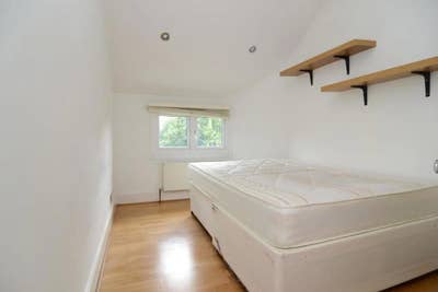 Bright Double Room Available in Stylish Clapham Main Photo
