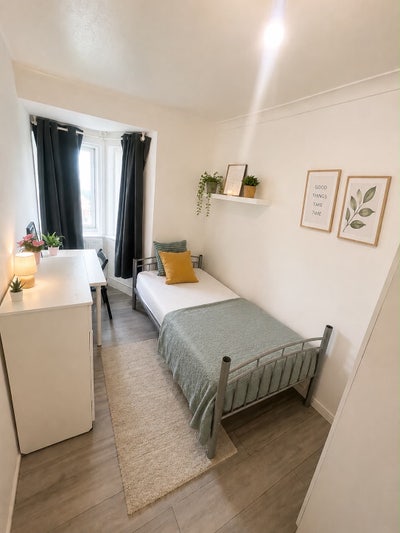 *Confortable Single Room in a Great Environment  Main Photo
