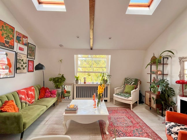 Beautiful Private Room in Chelsea Flat Main Photo