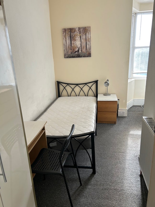  Single Room-All Incl-Nr Town Centre-cleaner Main Photo