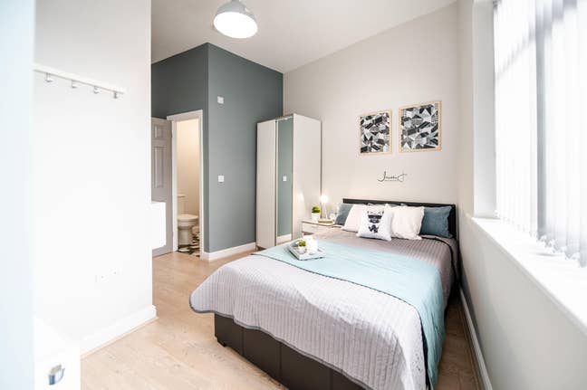 🌟 NEW! Ensuite rooms near the hospital🌟 Main Photo
