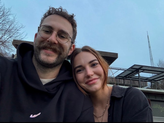Australian couple seeking flare share  Main Photo
