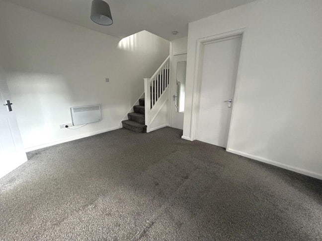 1-Bedroom House for Rent – Hayes, UB3 Main Photo