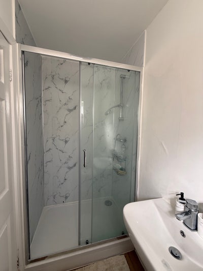 Double room in a posh safe area  Main Photo