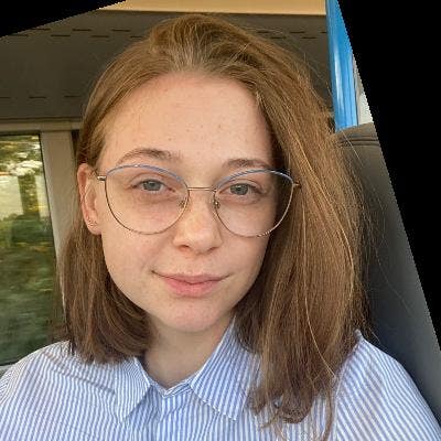 Professional Female seeks a single or double room Main Photo