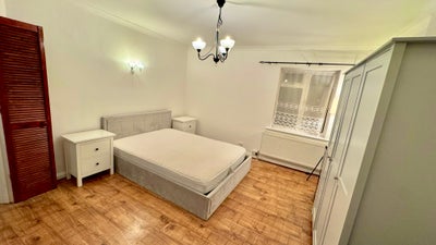 Spacious Double Room in HA3  Main Photo