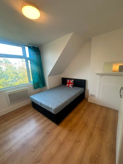 Modern Self-Contained Studio Flat | Golders Green  Main Photo