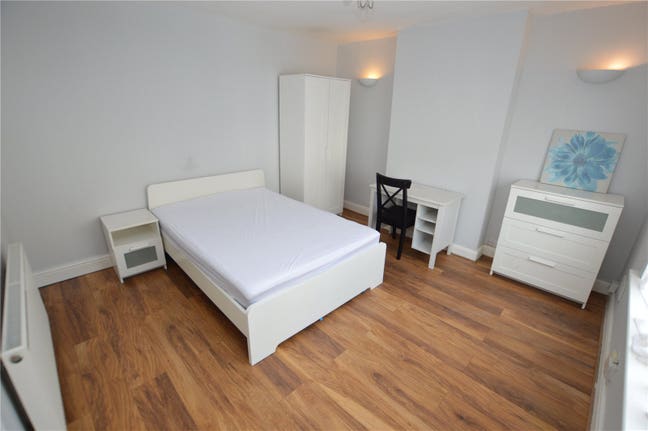 2 Double Furnished Rooms to Rent- Winchester Road Main Photo