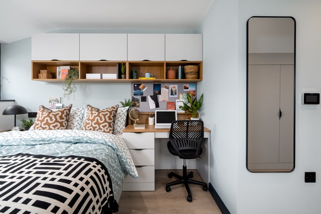 71 Park Street, 2 Bedroom Apartment Main Photo