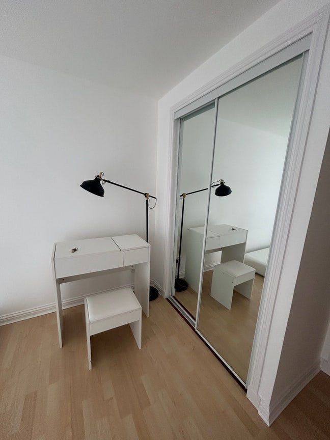 West End 2b2b looking for a female roommate  Main Photo